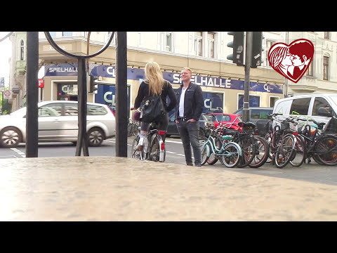 Flirtvideo: Frauen auf dem Fahrrad kennenlernen