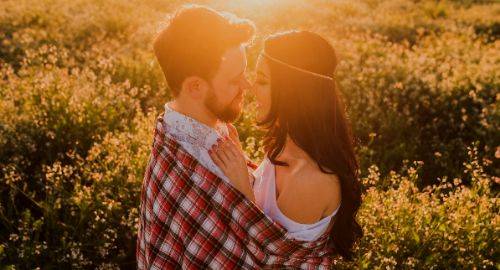 richtig Küssen verliebt sein Single Frauen suchen Sympathie