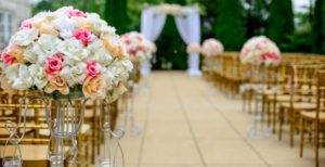 Hochzeit planen Kosten bei der Hochzeit heiraten in Hochzeitseinladungen Hochzeitstage Liste Sologamie Hochzeitsbräuche
