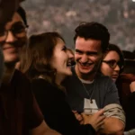 Natürliche Gespräche beim Date