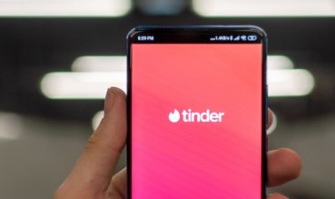 Tinder im Aufwind - Flirten digital: Die neue Norm in der Pandemie - Wissen - SRF